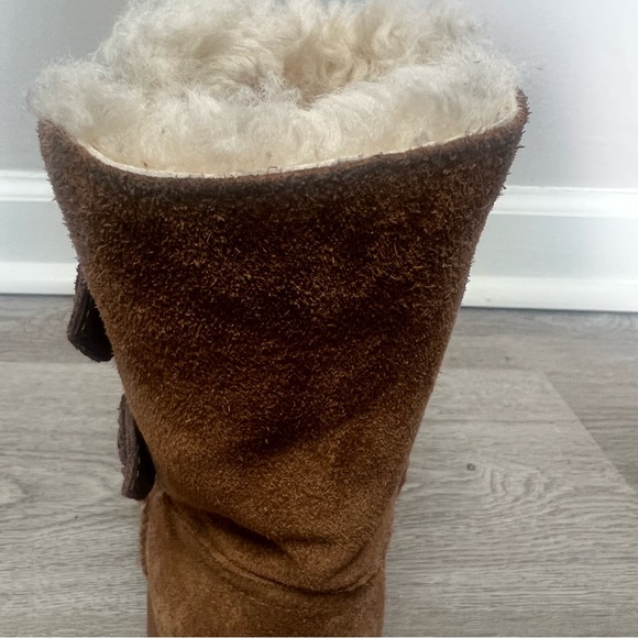 Ugg Bailey Button Chestnut Color Boots - Picture 7 of 16